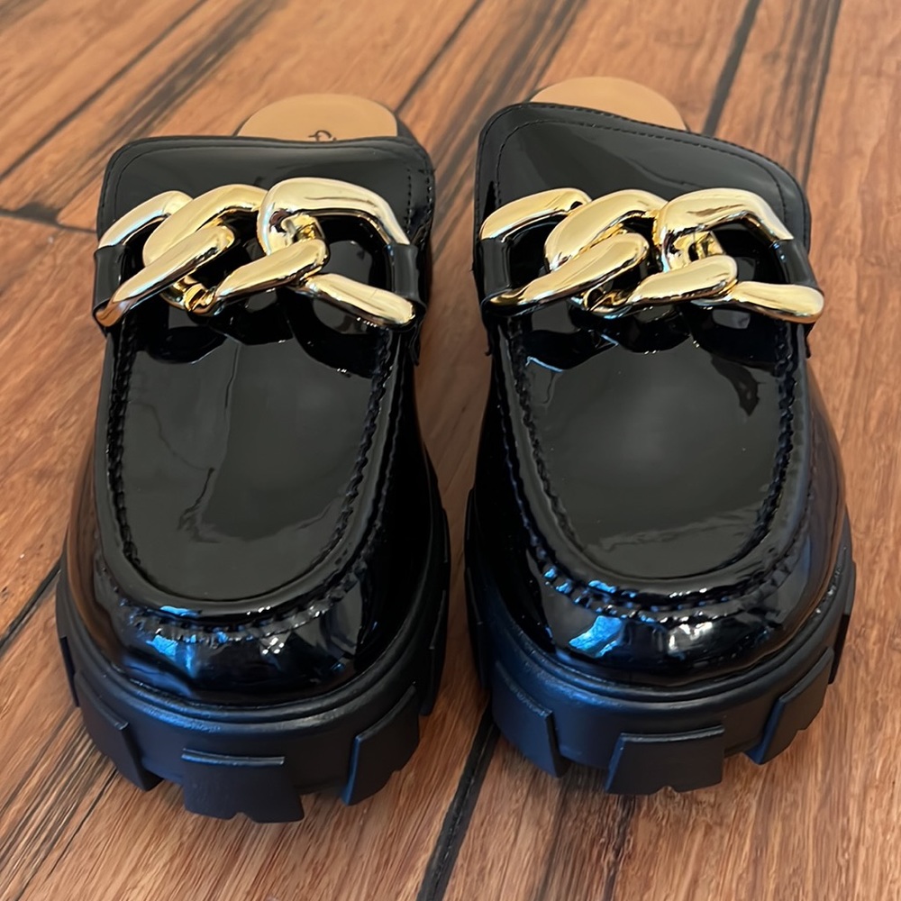 Shoes - Picture 2 of 6